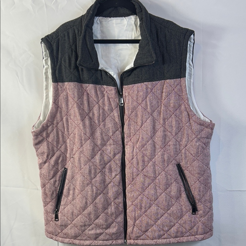 Quilted Vest with Black and Pink Design Size XXL zip up and zipper pockets
